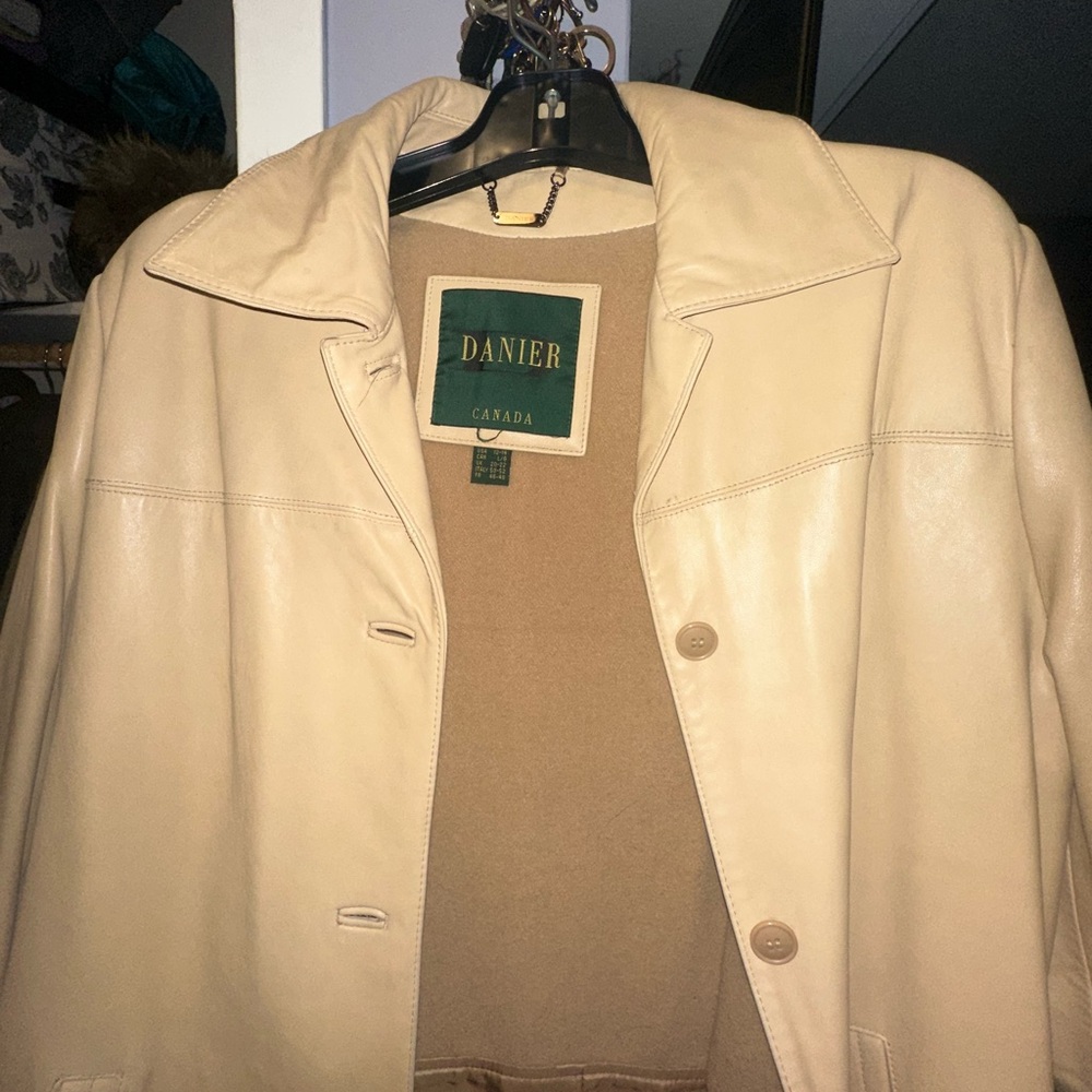 Danier Women's Beige Leather Jacket